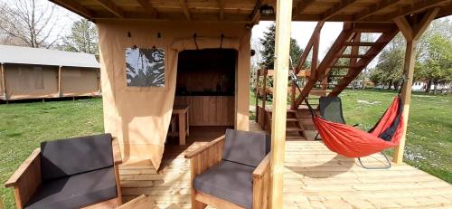 Tente Cabane du Camping Hautoreille : Tentes de luxe proche de Ternat