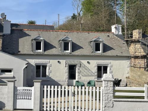 maison totalement rénovée 3 chambres au coeur du village : Maisons de vacances proche de Pouldouran