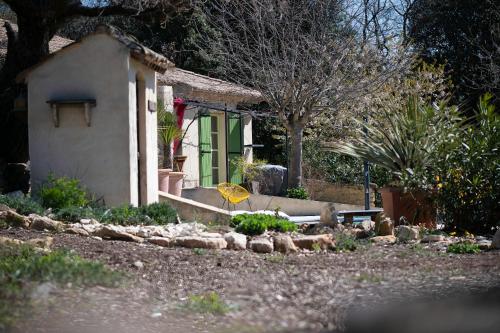 Les Libellules du Gard - La petite maison des 2 garçons : Maisons de vacances proche de Belvézet