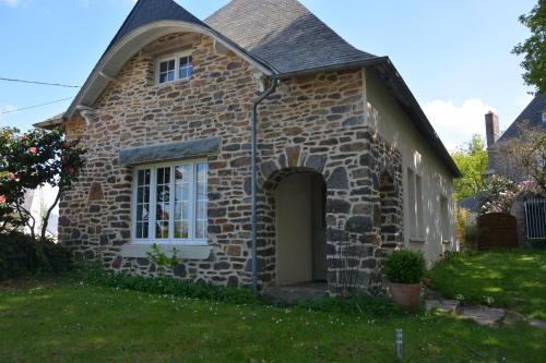 Le Courtil Fleuri : Maisons de vacances proche de Saint-Sauveur-la-Pommeraye