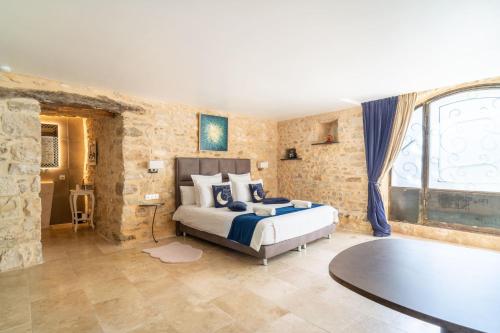 Chambre d'hôte avec SPA privatif domaine les nuits envôutées - Gard : B&B / Chambres d'hotes proche de Martignargues