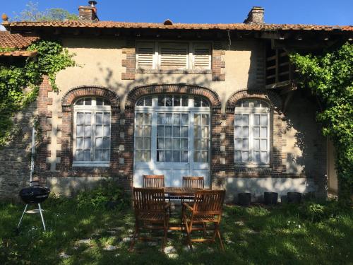 Charming Cozy Guesthouse in Lower Normandy : Maisons de vacances proche de Saint-Jean-de-Savigny