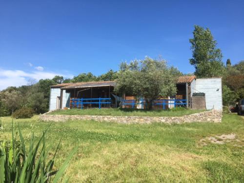 Maison bois bleu, en Cévennes : Maisons de vacances proche de Durfort-et-Saint-Martin-de-Sossenac