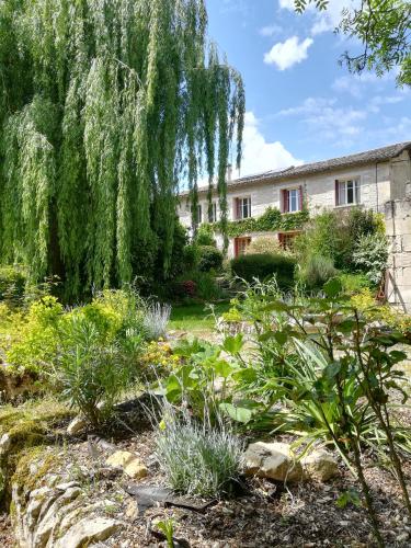 Le Moulin de la Rivière : Maisons de vacances proche de Saint-Coutant