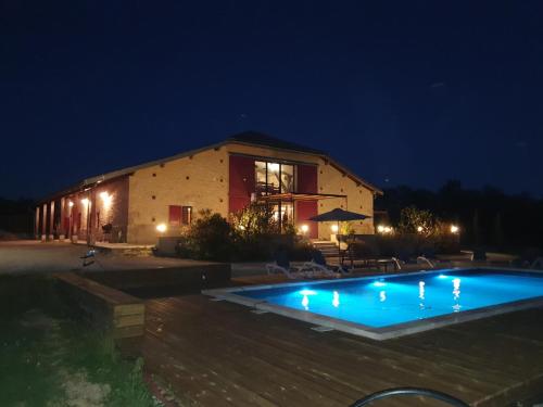 EXCEPTIONNEL LOFT TOUT ÉQUIPÉ CRÉÉ PAR ARCHITECTE : Maisons de vacances proche d'Armillac