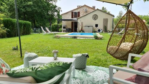 Charmant gîte piscine privée chauffée climatisé aux portes du Périgord entre Villeréal et Monpazier : Maisons de vacances proche de Biron