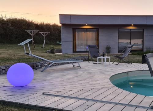Guest house, très calme, piscine, recharge VE : Appartements proche de Bussières