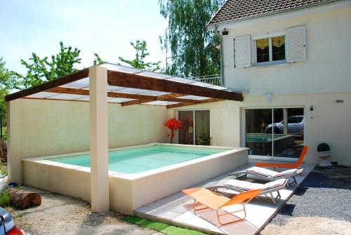 Maison de 3 chambres avec piscine privee jardin clos et wifi a Thieblemont Faremont : Maisons de vacances proche de Soulanges