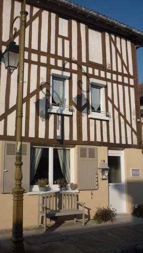 Meublé de tourisme Le Gilliard : Maisons de vacances proche de Maizières-lès-Brienne