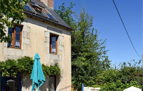 Beautiful home in Kerbors with 1 Bedrooms : Maisons de vacances proche de Trédarzec