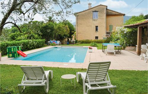 Stunning home in Chteauneuf de Grasse with 2 Bedrooms, WiFi and Outdoor swimming pool : Maisons de vacances proche de Le Bar-sur-Loup