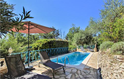 Awesome Home In Colonzelle With 3 Bedrooms, Private Swimming Pool And Outdoor Swimming Pool : Maisons de vacances proche de Chamaret