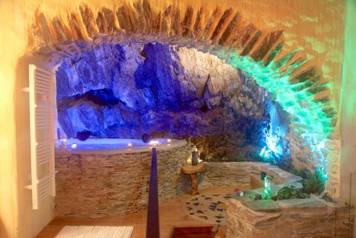 The Ginkgo Collioure : Amazing Private Jacuzzi built in Rock, 20m from the Beach, A/C, WiFi, Patio... : Appartements proche de Collioure