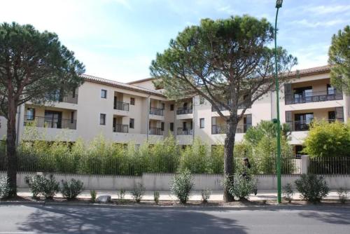 Superbe appartement à Uzès avec place de parking : Appartements proche de Serviers-et-Labaume