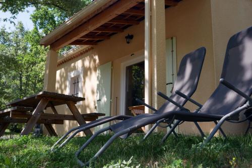 Gîte le Val Zen Valaurie - Drôme Provençale : Maisons de vacances proche de Roussas