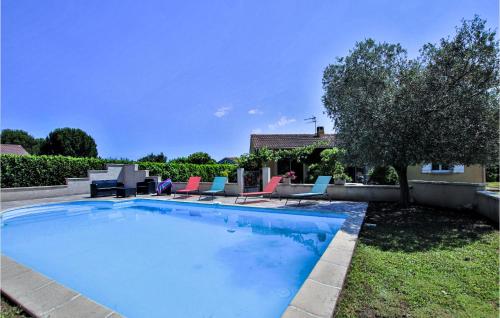 Amazing Home In Malataverne With 3 Bedrooms, Wifi And Outdoor Swimming Pool : Maisons de vacances proche de Viviers