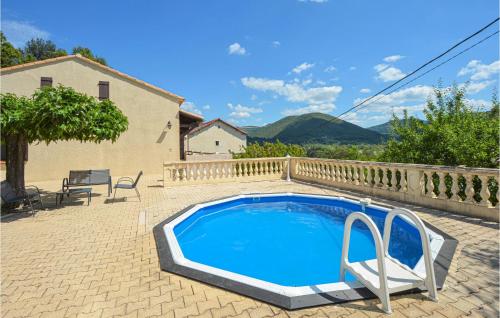 Stunning home in Les-Salles-du-Gardon with 3 Bedrooms and Outdoor swimming pool : Maisons de vacances proche de Branoux-les-Taillades