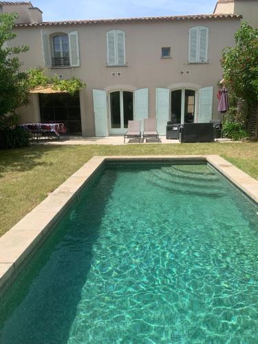 Villa et piscine luxe 176 : Villas proche de Saint-Martin-des-Puits