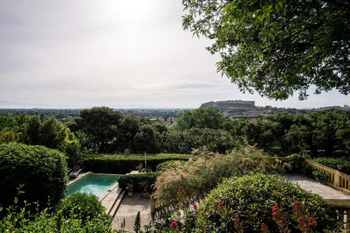 Magnifique maison avec vues - Villeneuve-les-Avignon : Maisons de vacances proche de Pujaut