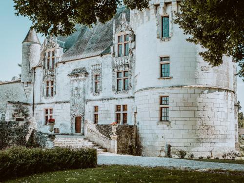 Château de Crazannes : B&B / Chambres d'hotes proche d'Annepont