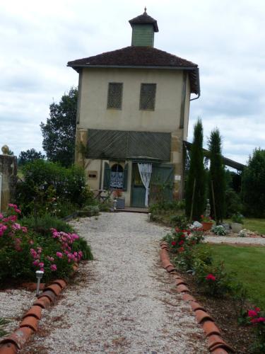 GITE CASTELVIDOUZE LE MALVY : Maisons de vacances proche de Monléon-Magnoac