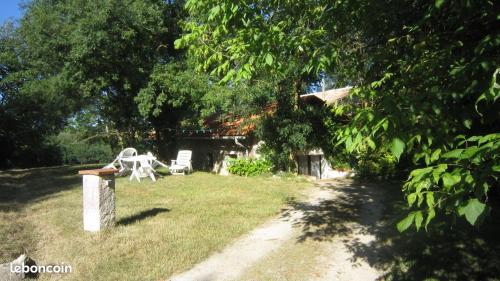 Maisonnette près de Montauban 82 Sud-Ouest : Maisons de vacances proche de Montvalen