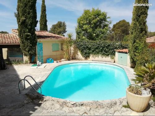Villa agréable et calme - Proche Aix en Provence : Maisons de vacances proche de Coudoux
