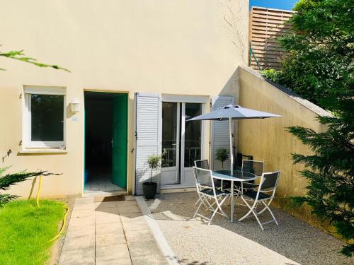 Rez-de-Jardin avec ses 2 chambres, résidence calme : Maisons de vacances proche de Toulaud