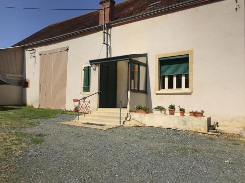 Gîte Gournay, 3 pièces, 4 personnes - FR-1-591-10 : Maisons de vacances proche de Montipouret