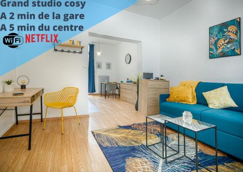 Studio spacieux, sublime et cosy avec patio au centre de Valenciennes - wifi : Appartements proche de Petite-Forêt