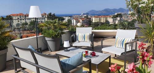 Sea view Penthouse with terrace : Appartements proche de Vallauris