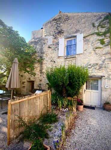 Le Bastidon, gîte des Lucioles en Provence : Maisons de vacances proche de Clansayes