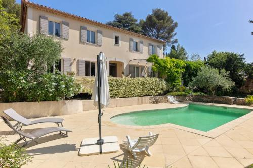 Superbe maison avec terrasse et piscine - Villeneuve-lès-Avignon - Welkeys : Maisons de vacances proche de Pujaut