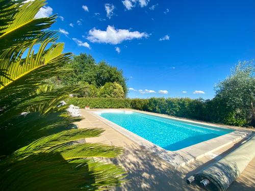 ALTEZZA piscine privée : Maisons de vacances proche d'Aiguèze