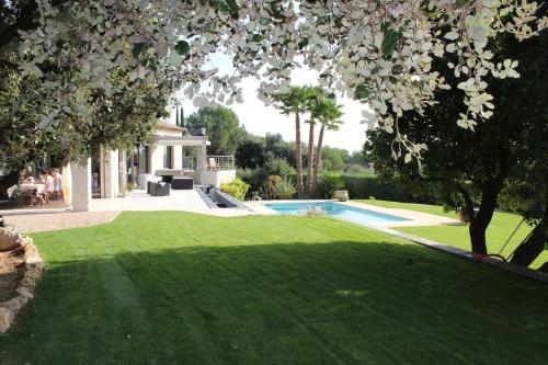Luxurious villa 4 bedrooms in secluded area, swimming pool : Villas proche de Roquefort-les-Pins