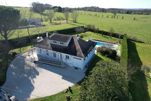 Villa avec sauna et piscine proche centre ville : Villas proche de Montpezat-de-Quercy