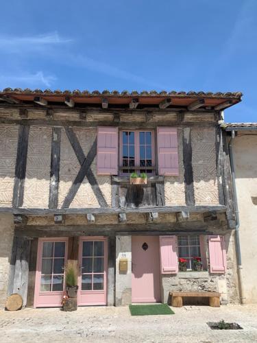 Gite Oranis, maison de charme au cœur du Quercy blanc! : Maisons de vacances proche de Saint-Nazaire-de-Valentane