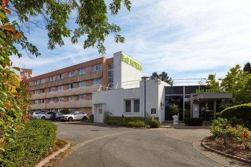 B&B HOTEL Cergy Port 4 étoiles : Hotels proche de Menucourt