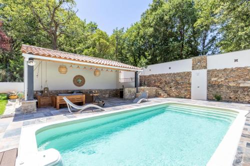 Villa La Roche Rouge : Maisons de vacances proche de Saint-Pons-la-Calm