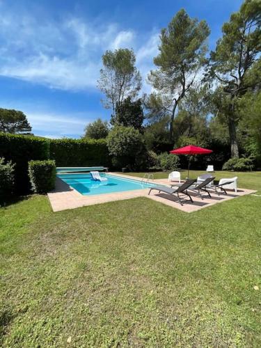Splendide Villa provinciale proche Nice, Cannes. : Villas proche de Le Rouret