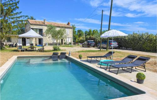 Awesome home in Bollène with Outdoor swimming pool, WiFi and 3 Bedrooms : Maisons de vacances proche de Mondragon