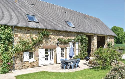 Stunning home in St, Pierre Langers with 2 Bedrooms and WiFi : Maisons de vacances proche d'Angey