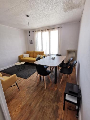 Appartement lumineux vue Pic du Midi : Appartements proche de Monléon-Magnoac