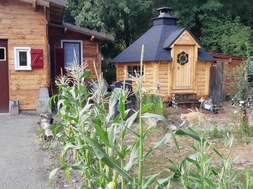 A new lakeside retreat for those who love nature : Maisons de vacances proche de Quelneuc