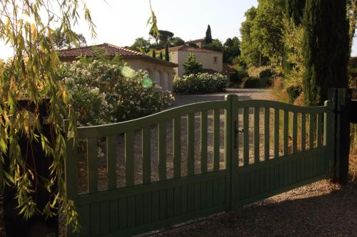 La Maison Barthélemy: Voie Verte et piscine : Villas proche de Ferran