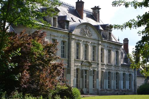 Château de Contay - depuis 1753 : B&B / Chambres d'hotes proche de Lucheux