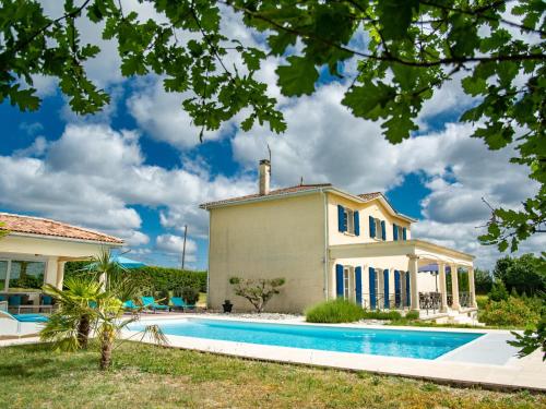 Villa de Montaigu : Maisons de vacances proche de Saint-Nazaire-de-Valentane