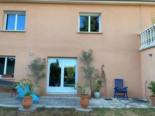 Logement indépendant avec jardin à Rodez Aveyron : Maisons de vacances proche de Sainte-Radegonde