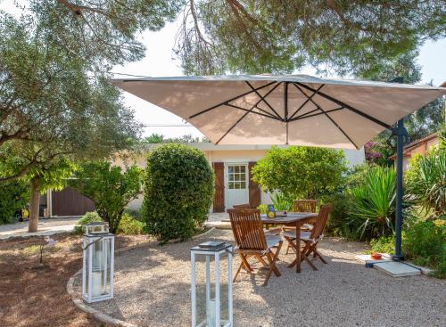 Haus mit Garten über der Bucht von Cannes : Maisons de vacances proche de Vallauris