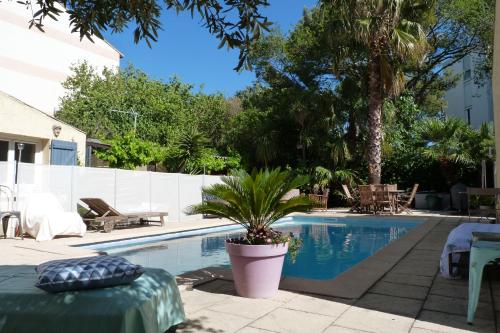 Maison jardin grande piscine , sortie bateau possible : Villas proche du 8e Arrondissement de Marseille